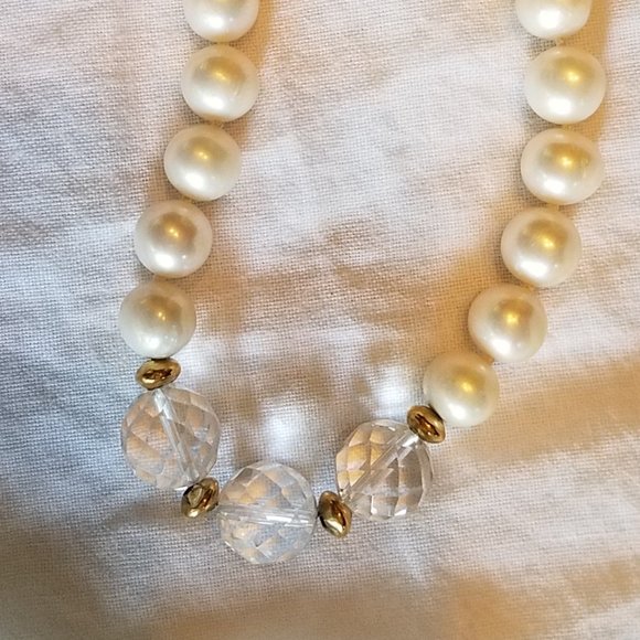 Pearls with Lucite Clear Necklace Earrings Set💋💋 - Picture 8 of 11